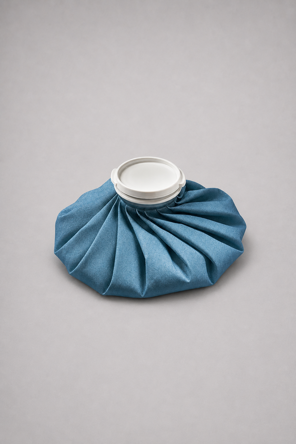 TITLE Ice Bag: Leak-Proof Corner and Gym Bag